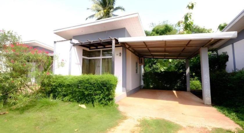 Sixty-Nine Resort Nakhon Phanom Exterior foto